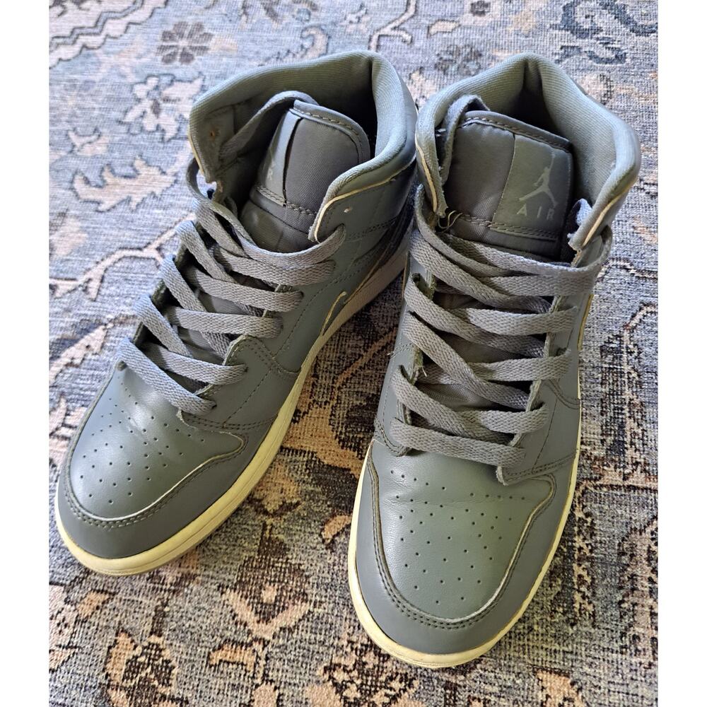 Nike Air Jordan 1 Mid Cool Grey Used Boys Youth Size 5.5 Worn See Pics - Picture 16 of 16